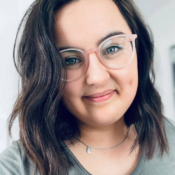 Meet your Posher, Myriam - Picture 1 of 1